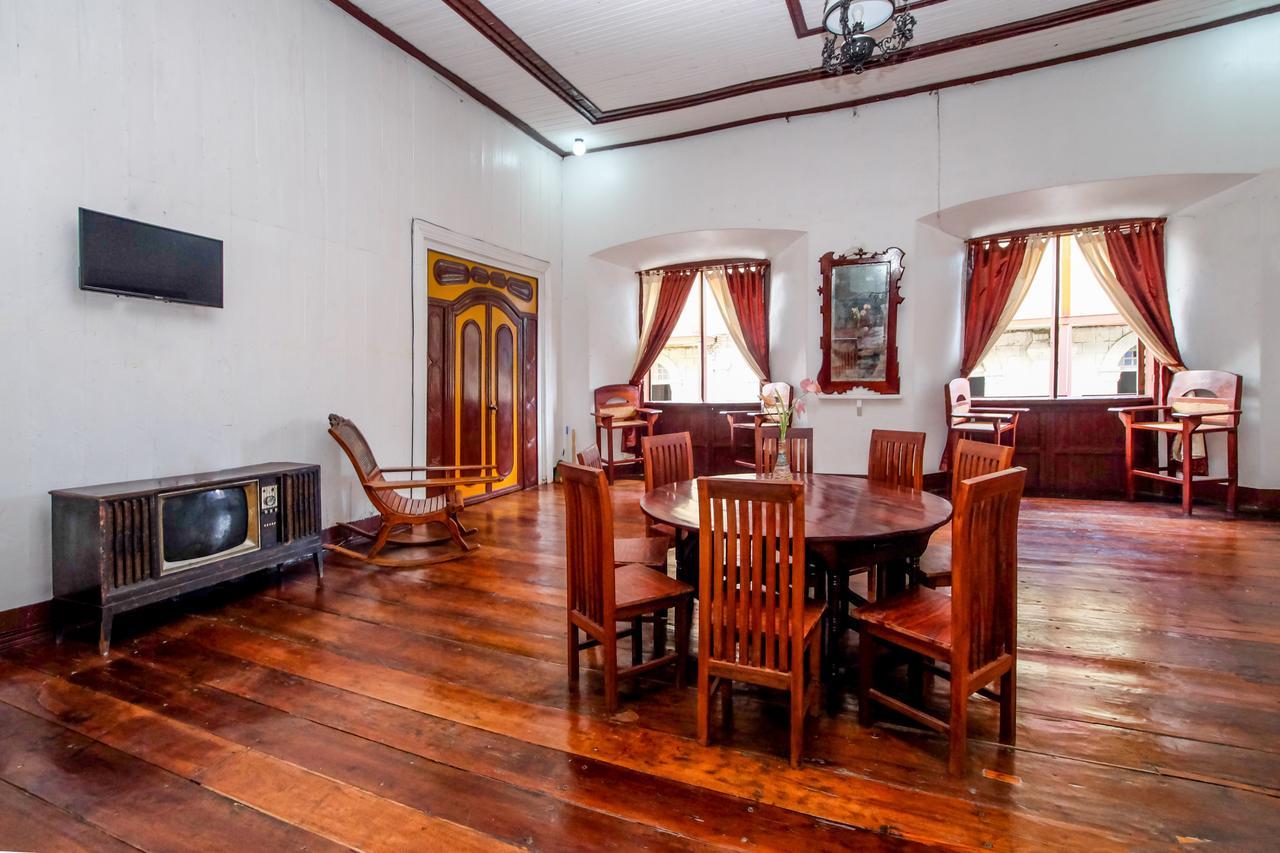 Zen Rooms Calle Crisologo Βιγκάν Εξωτερικό φωτογραφία
