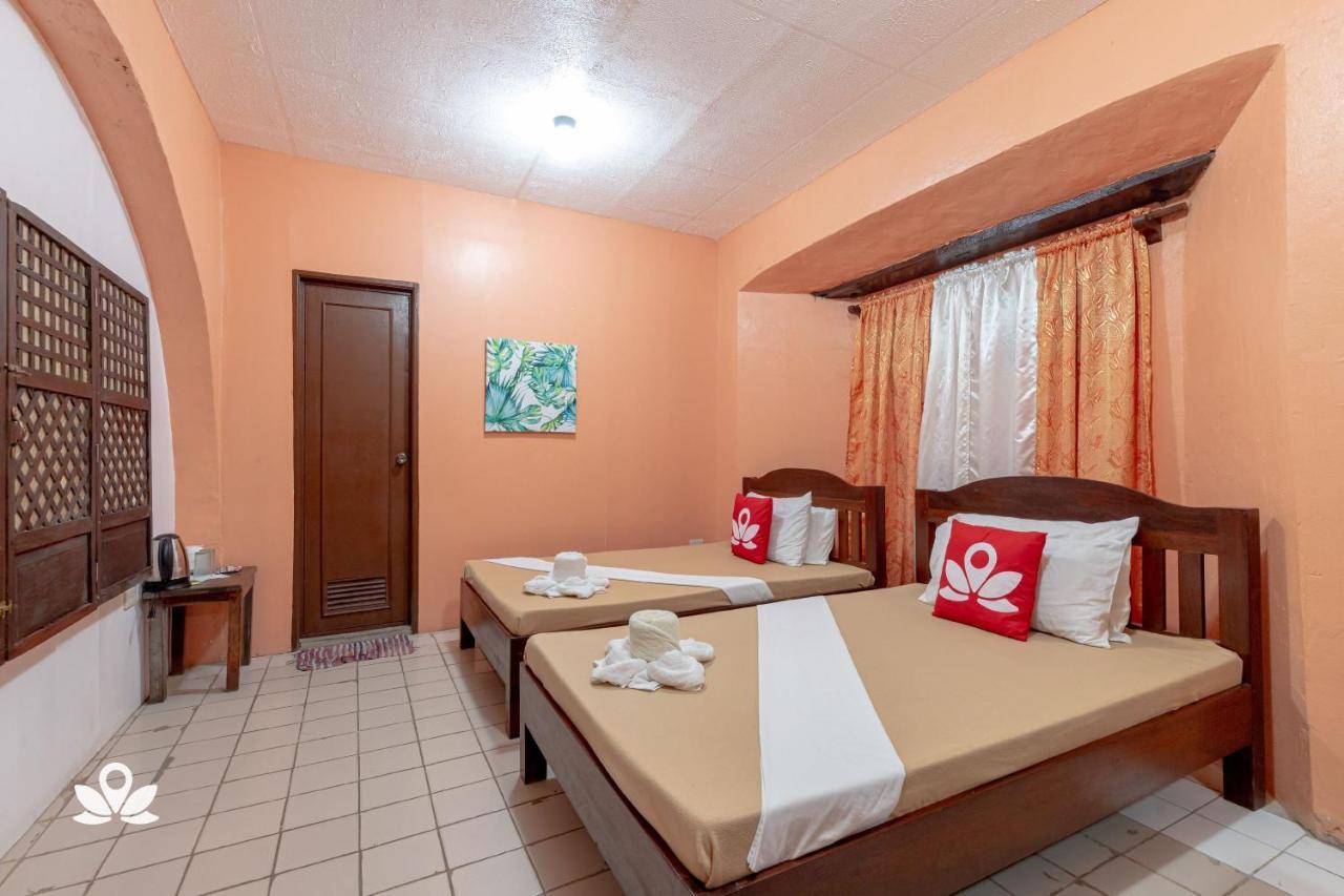 Zen Rooms Calle Crisologo Βιγκάν Εξωτερικό φωτογραφία