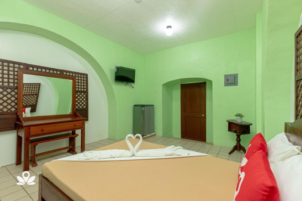 Zen Rooms Calle Crisologo Βιγκάν Εξωτερικό φωτογραφία
