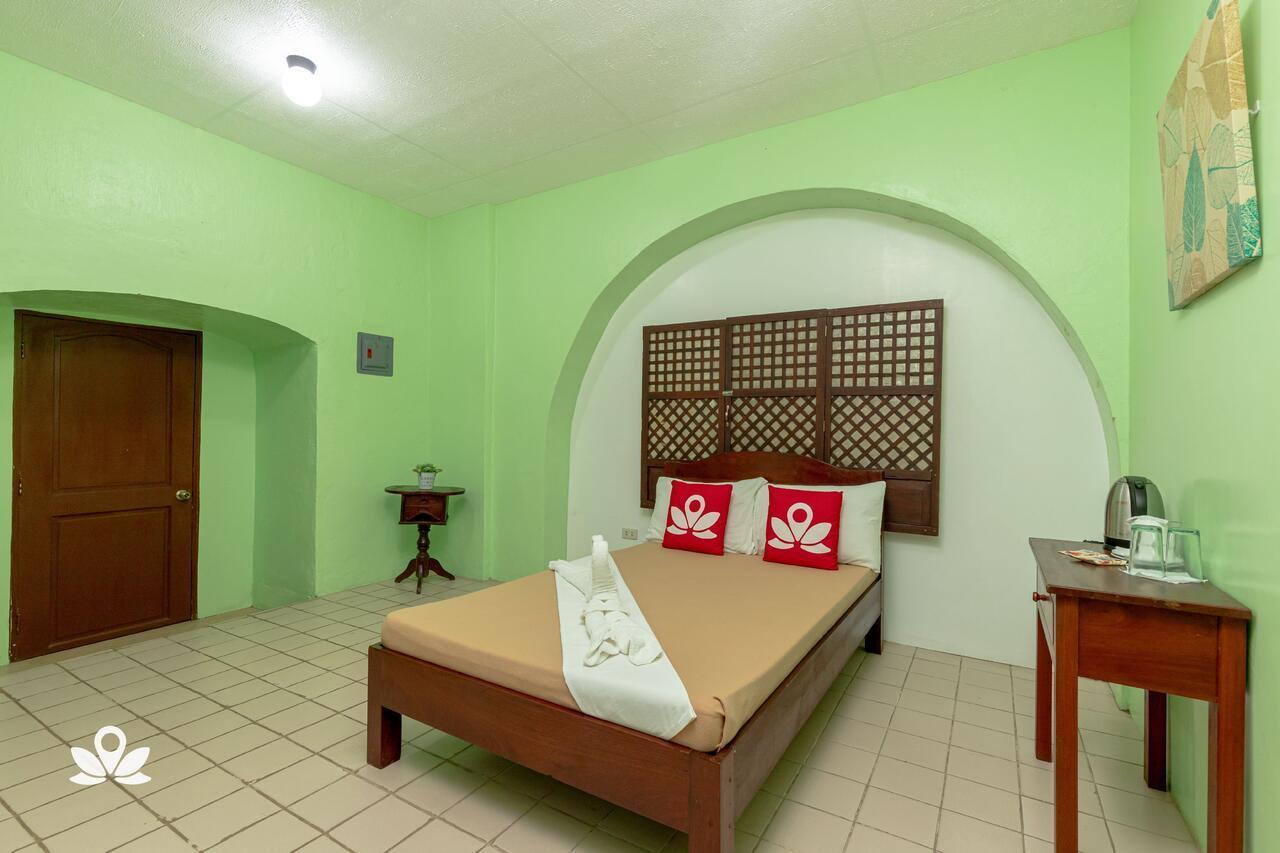 Zen Rooms Calle Crisologo Βιγκάν Εξωτερικό φωτογραφία