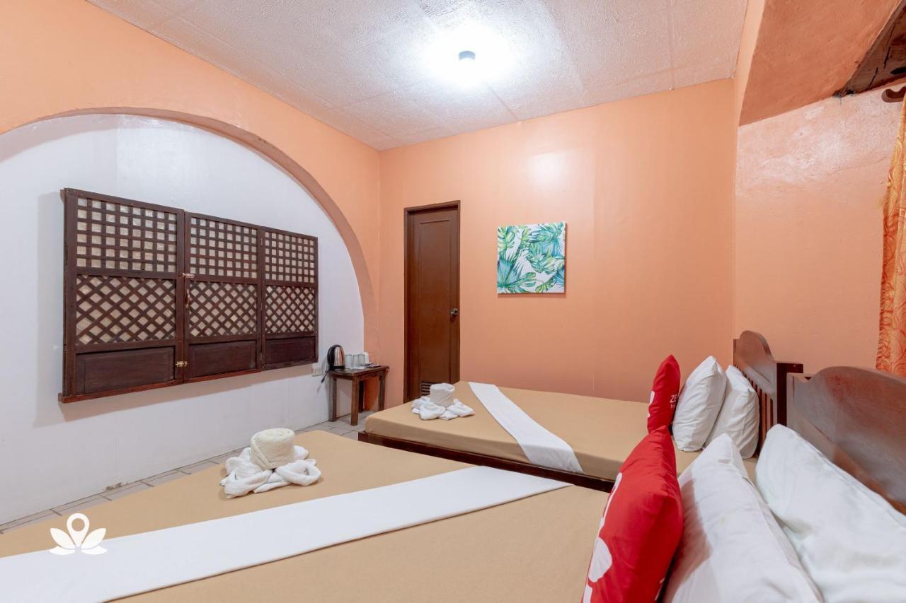 Zen Rooms Calle Crisologo Βιγκάν Εξωτερικό φωτογραφία