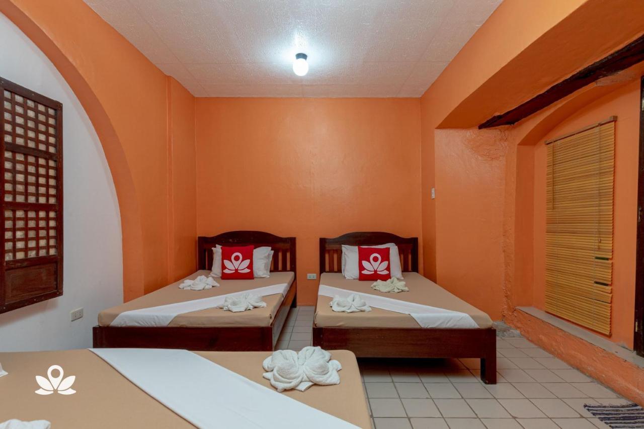 Zen Rooms Calle Crisologo Βιγκάν Εξωτερικό φωτογραφία